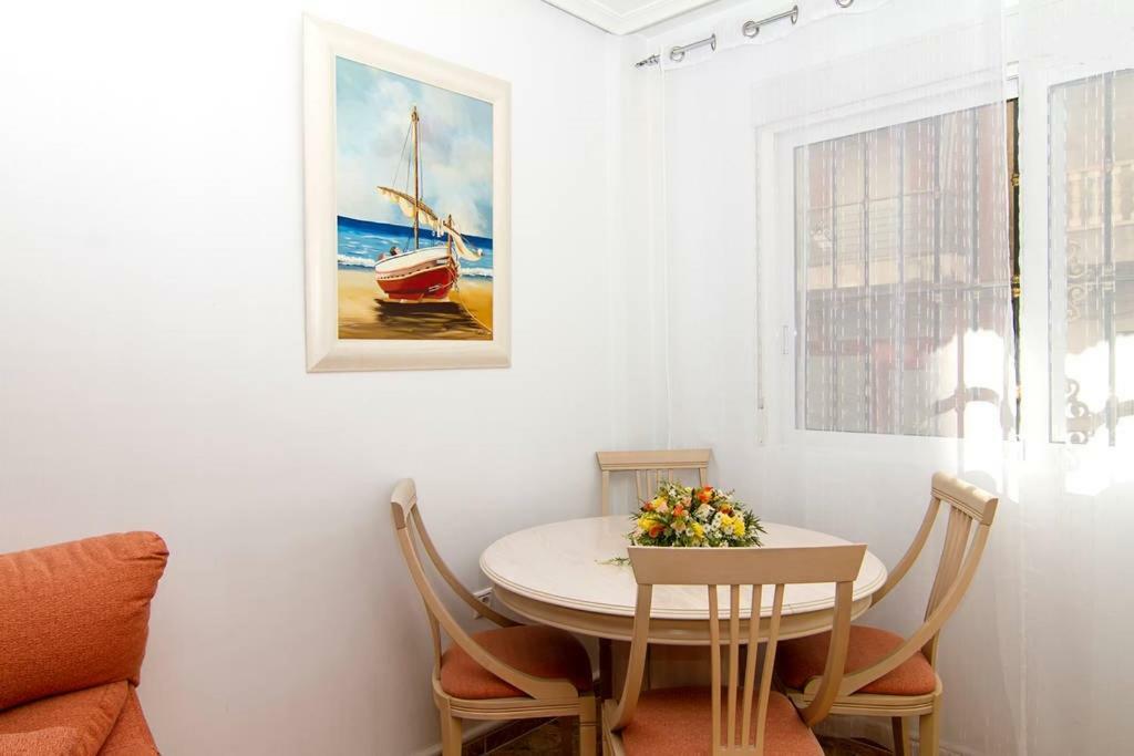 Yovalu Con Balcon,Yovalu1Sin Balcon, Yovalutres Con Piscina Apartman Torrevieja Kültér fotó